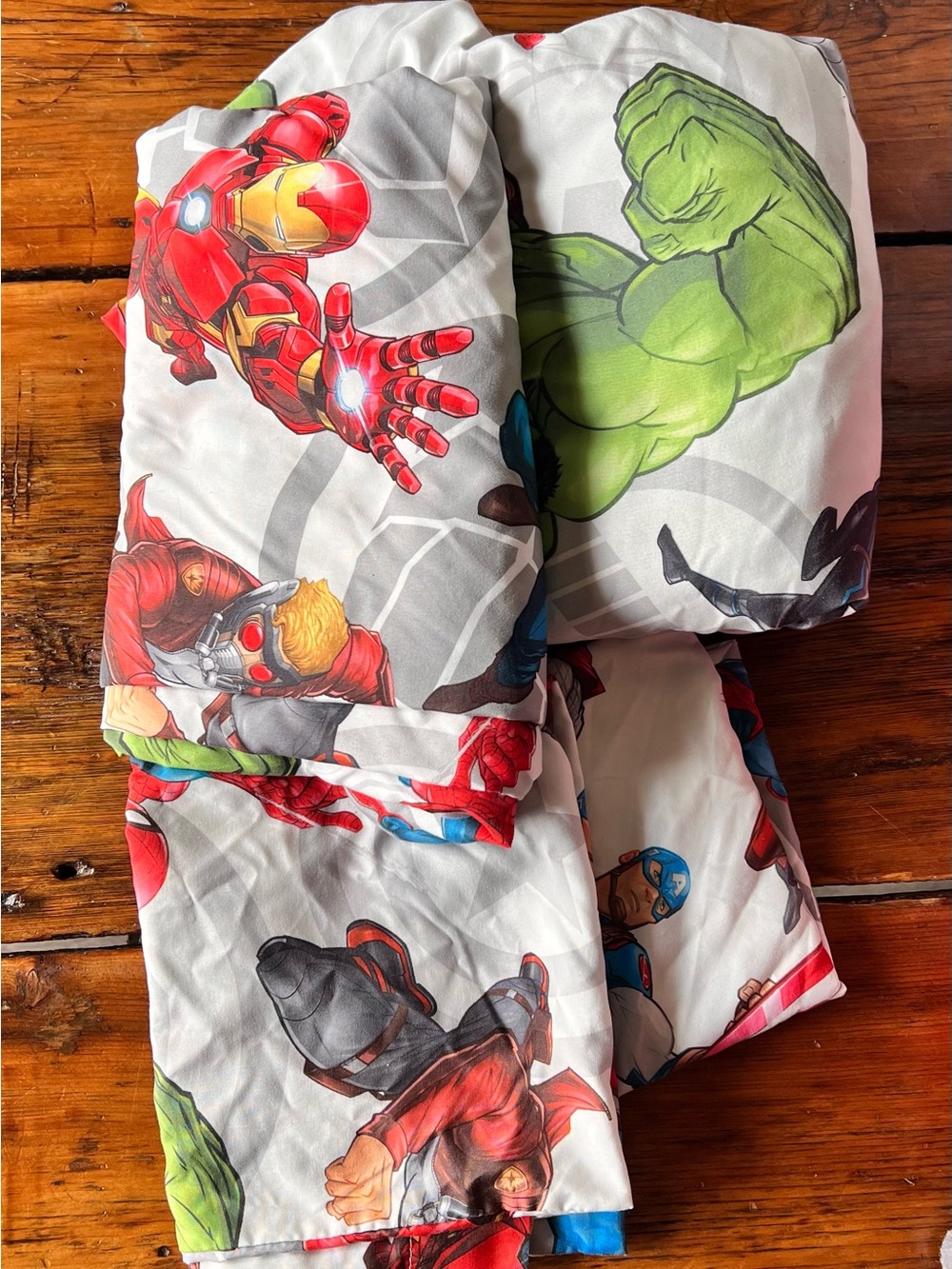Marvel Superhero Kids Full size Sheet Set - White with Red, Green, Blue Prints